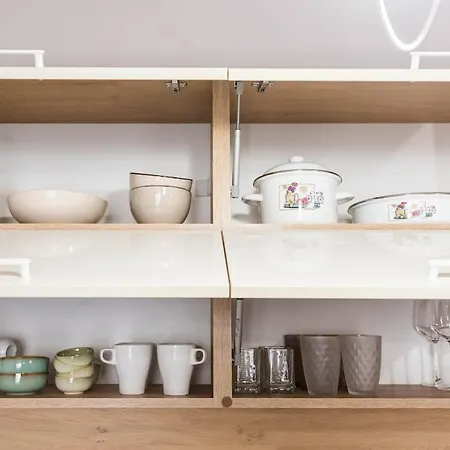 Coffee & Cream Nest Apartment Warna