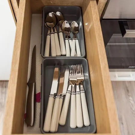 Coffee & Cream Nest Apartment